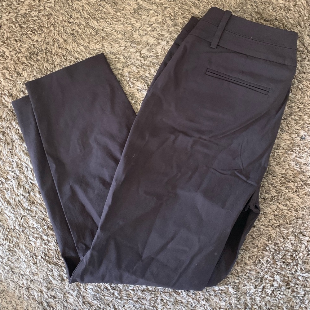 The Limited Exact stretch pants. Size 8 EUC Brown